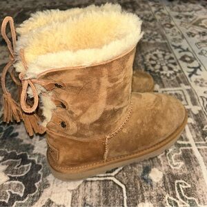 UGG kristabelle suede VTG Tan Kids Boots